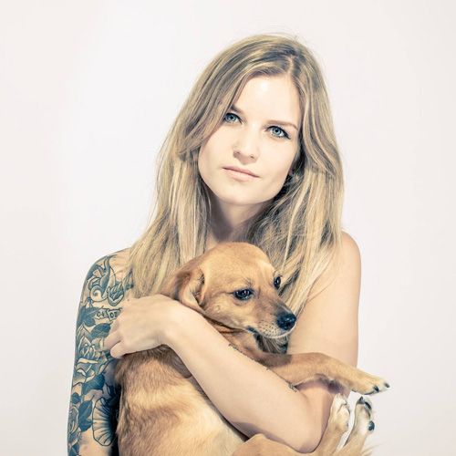 OnneDi laat tatoeage verwijderen